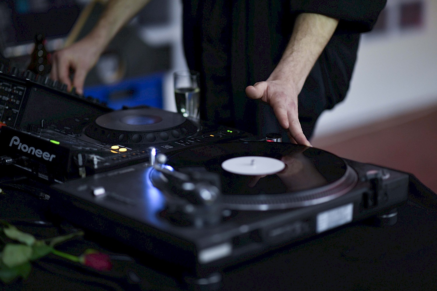 Bildname: folkwang-industrial-design-ausstellung_freiraum_folkwang_im_kunstverein_duisburg-adxhtl