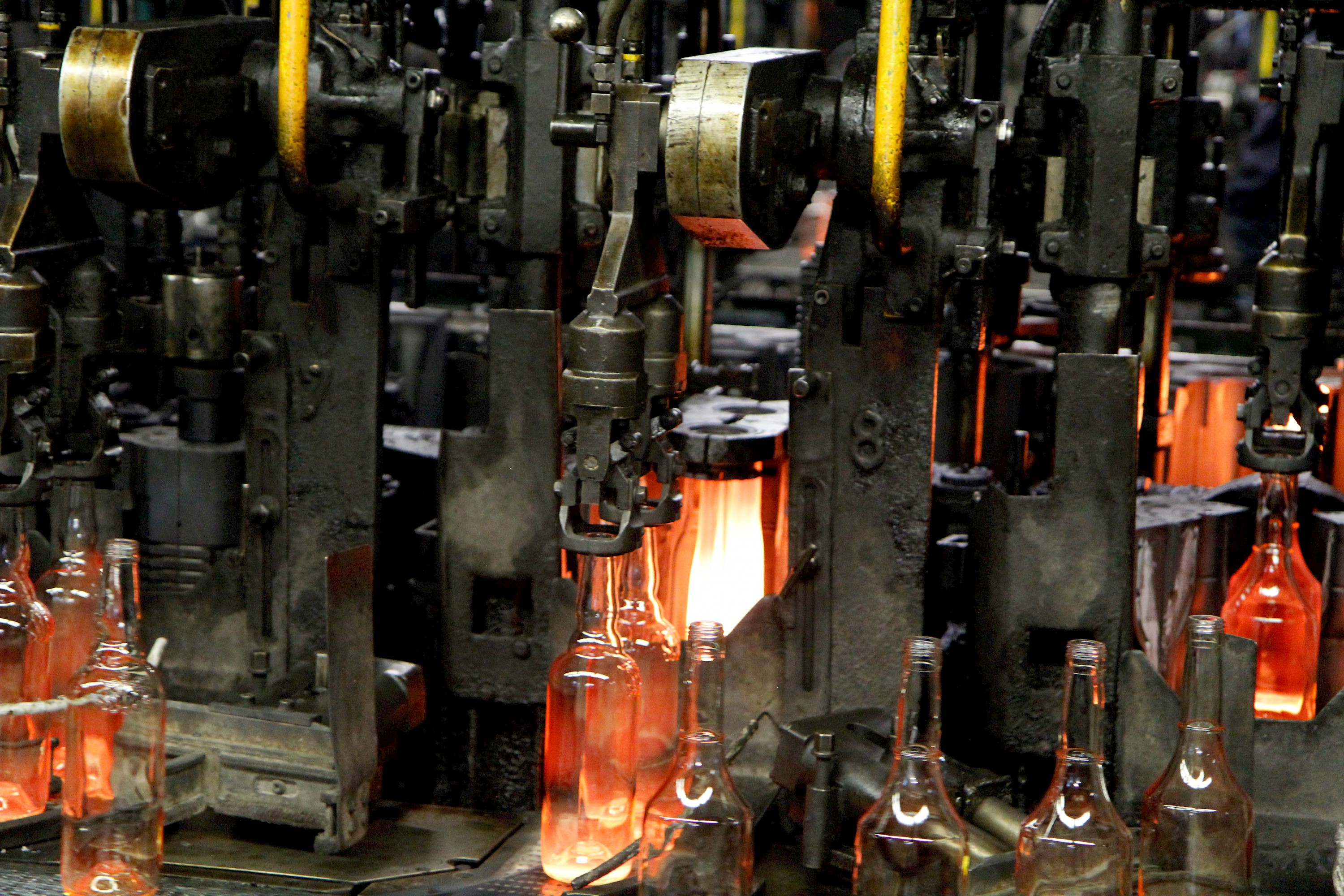 Bildname: folkwang-industrial-design-exkursion_glashutte_holzminden-skfzpq