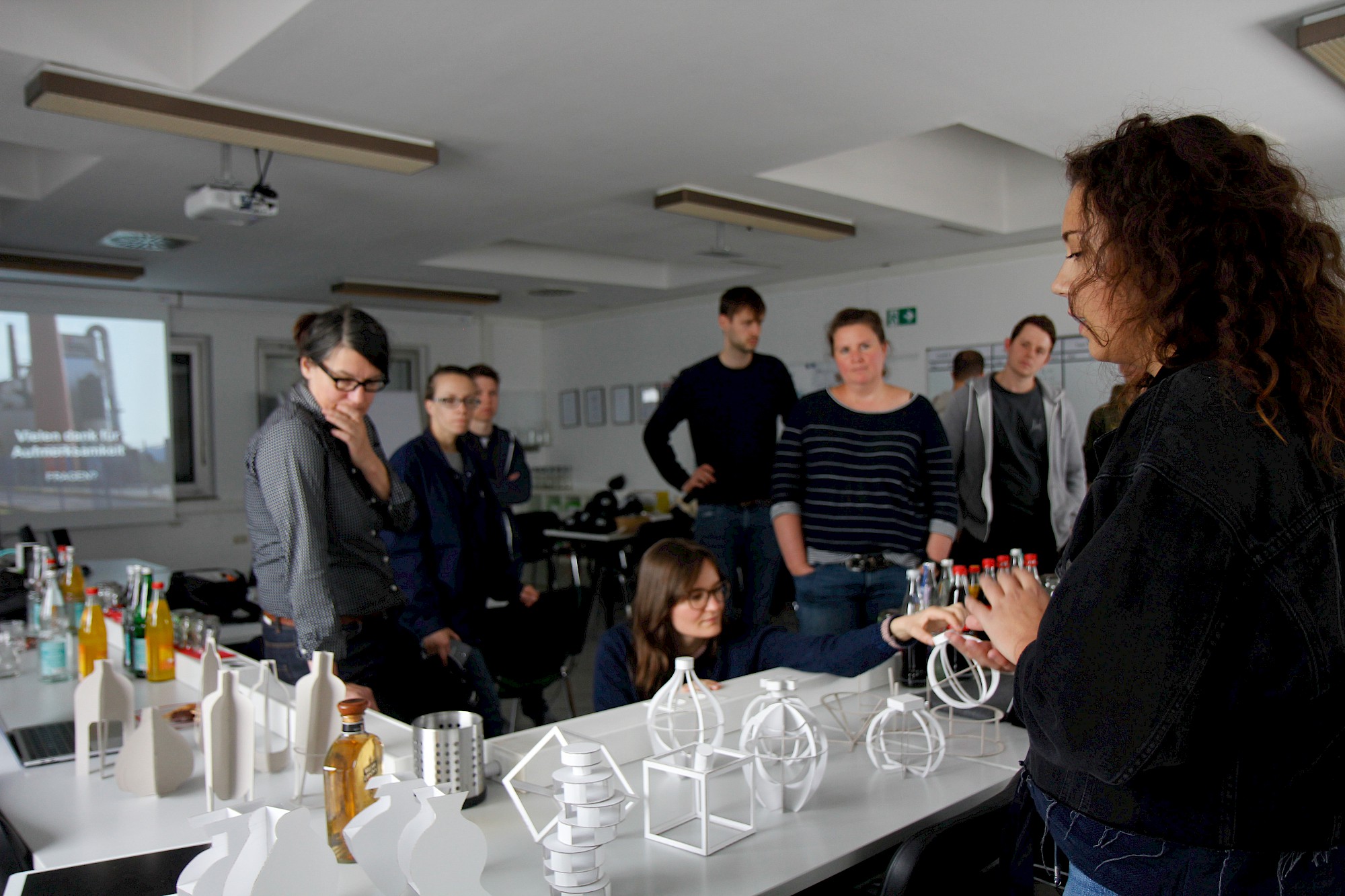 Bildname: folkwang-industrial-design-exkursion_glashutte_holzminden-sm9ipv