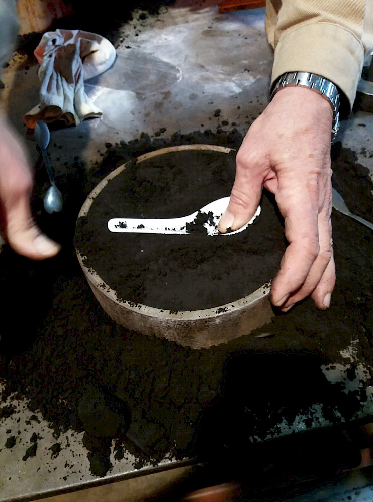 Artikel Vorschaubild: Sandguss Workshop - Schaugießerei Henrichshütte|Material & Fertigung Basiswissen besucht die Schaugießerei im LWL Industriemuseum Hattingen