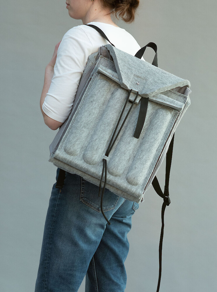 „Please do not leave your luggage unattended“|Gestalterisches und experimentelles Potenzial eines Transport-Helfers beim Reisen