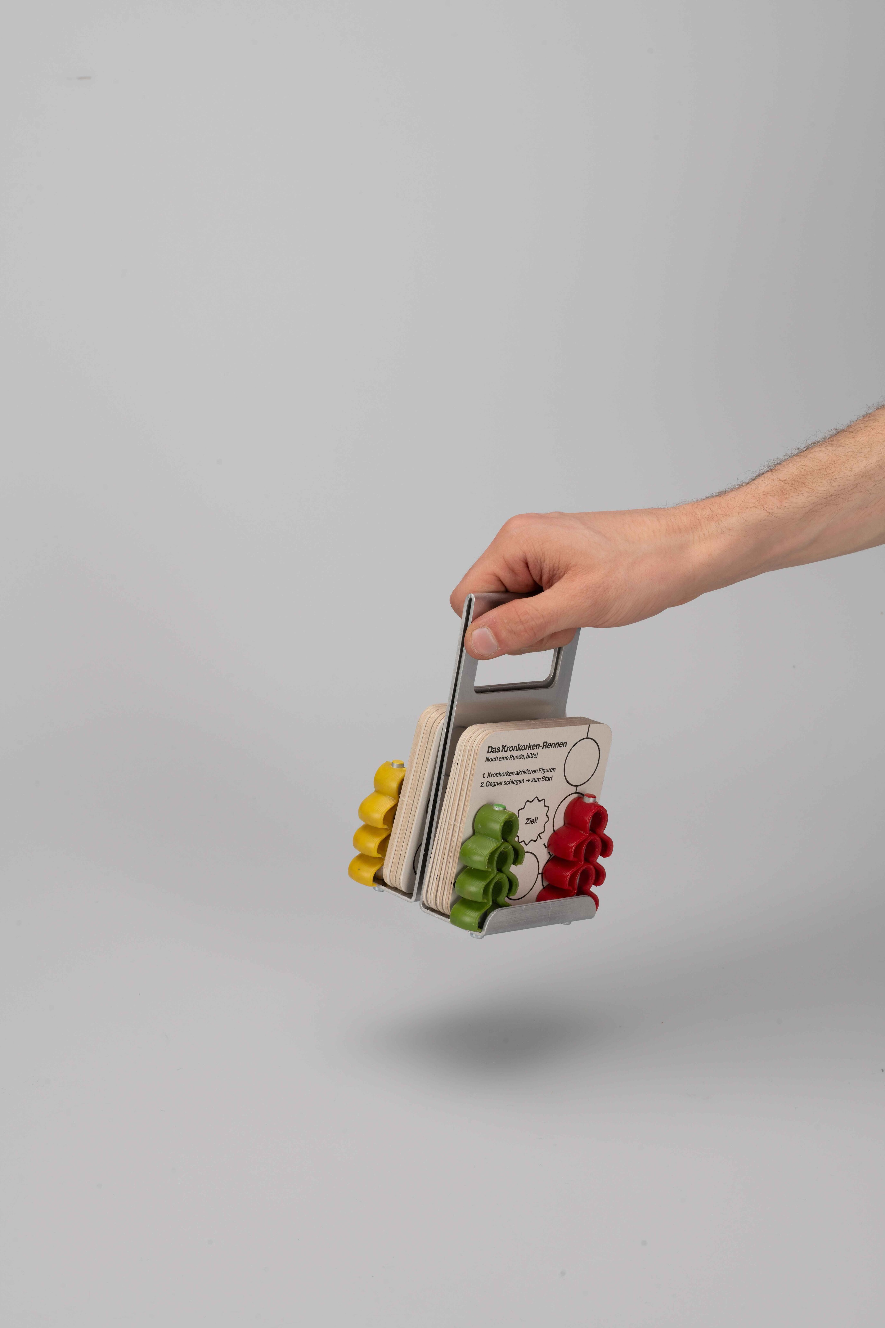 Bildname: folkwang-industrial-design-das_kronkorken_rennen-ltnzfg